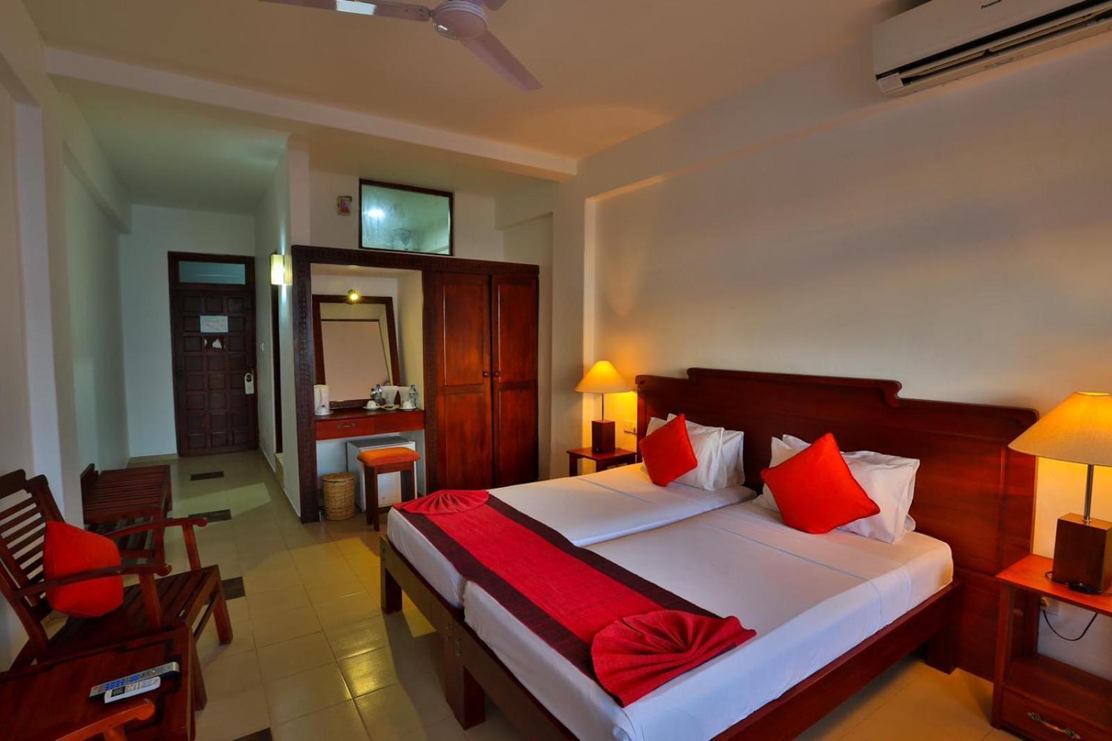 Hotel Lanka Super Corals 希克杜沃 外观 照片